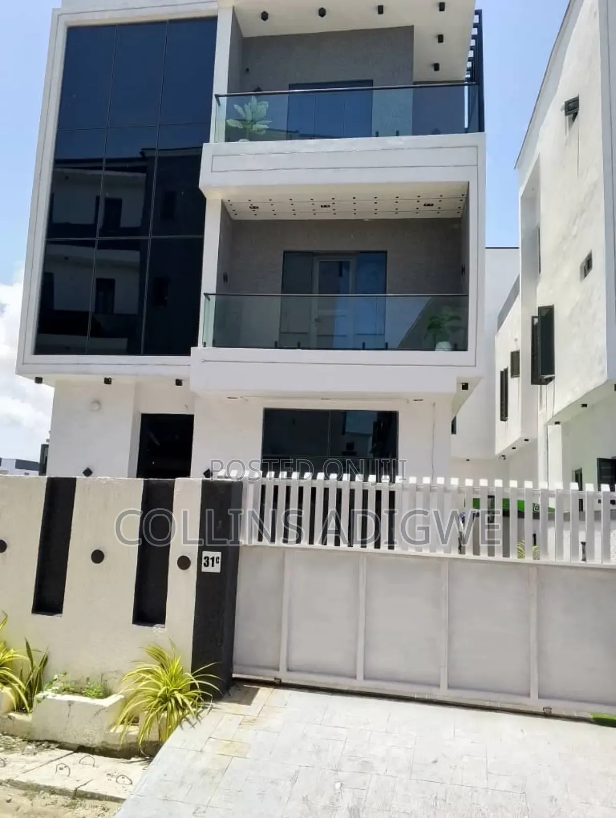 5bdrm Duplex in Ologolo Lekki for sale