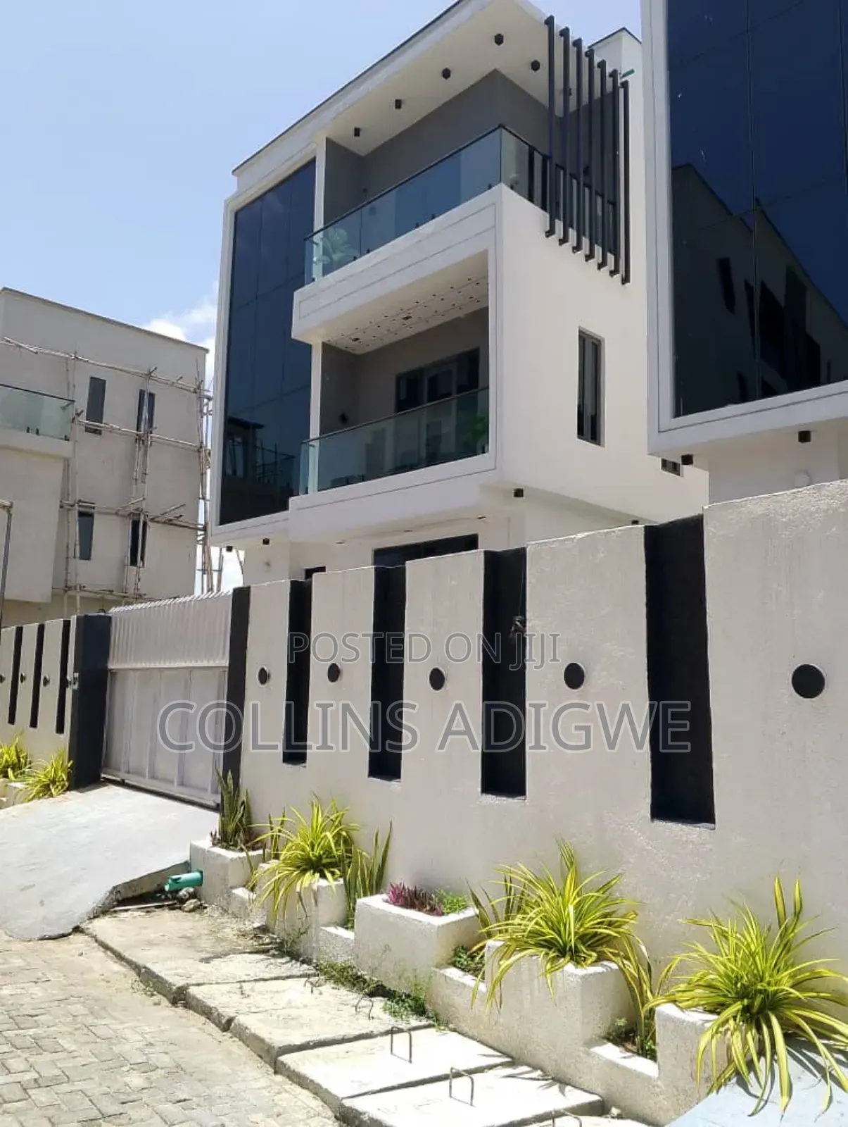 5bdrm Duplex in Ologolo Lekki for sale