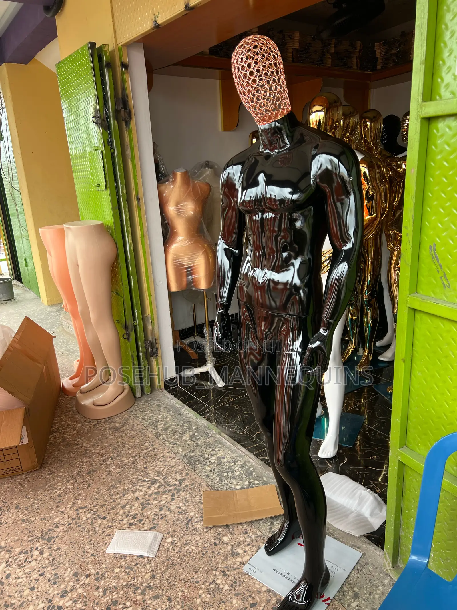Black and Rose Gold Net Head Fiber Man