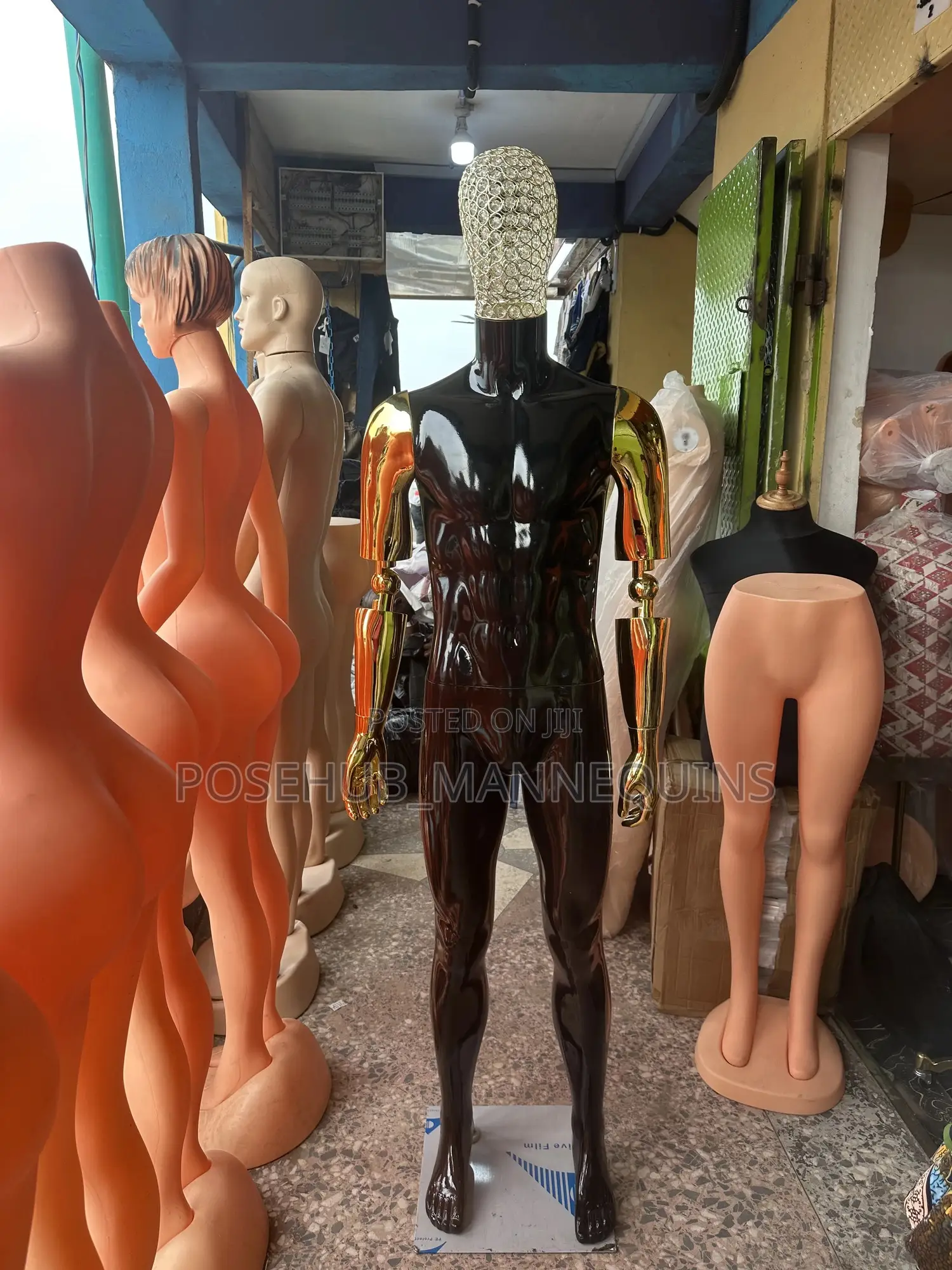 Skeleton Man Hand Black and Gold With Net Head Mannequin