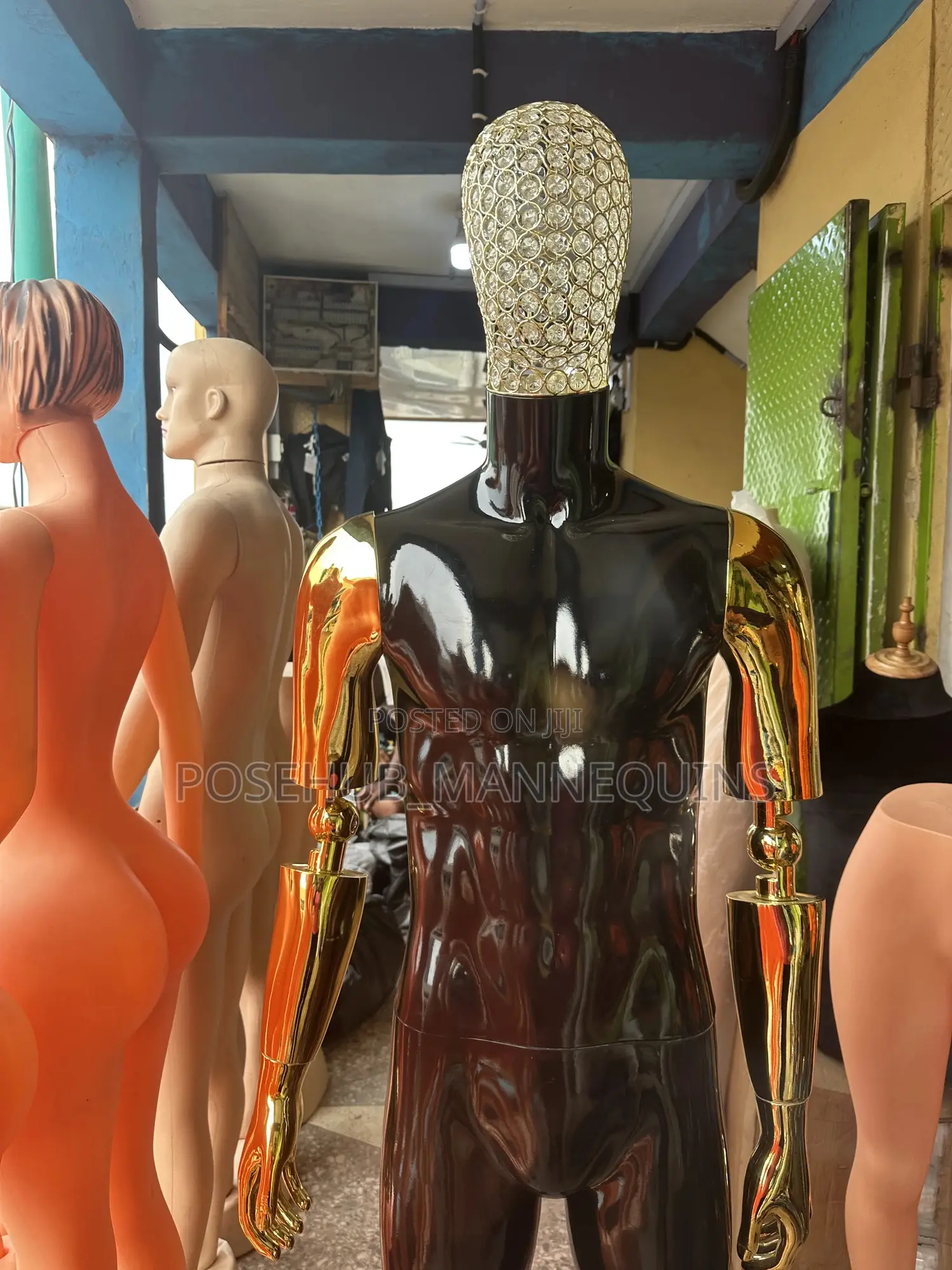 Skeleton Man Hand Black and Gold With Net Head Mannequin