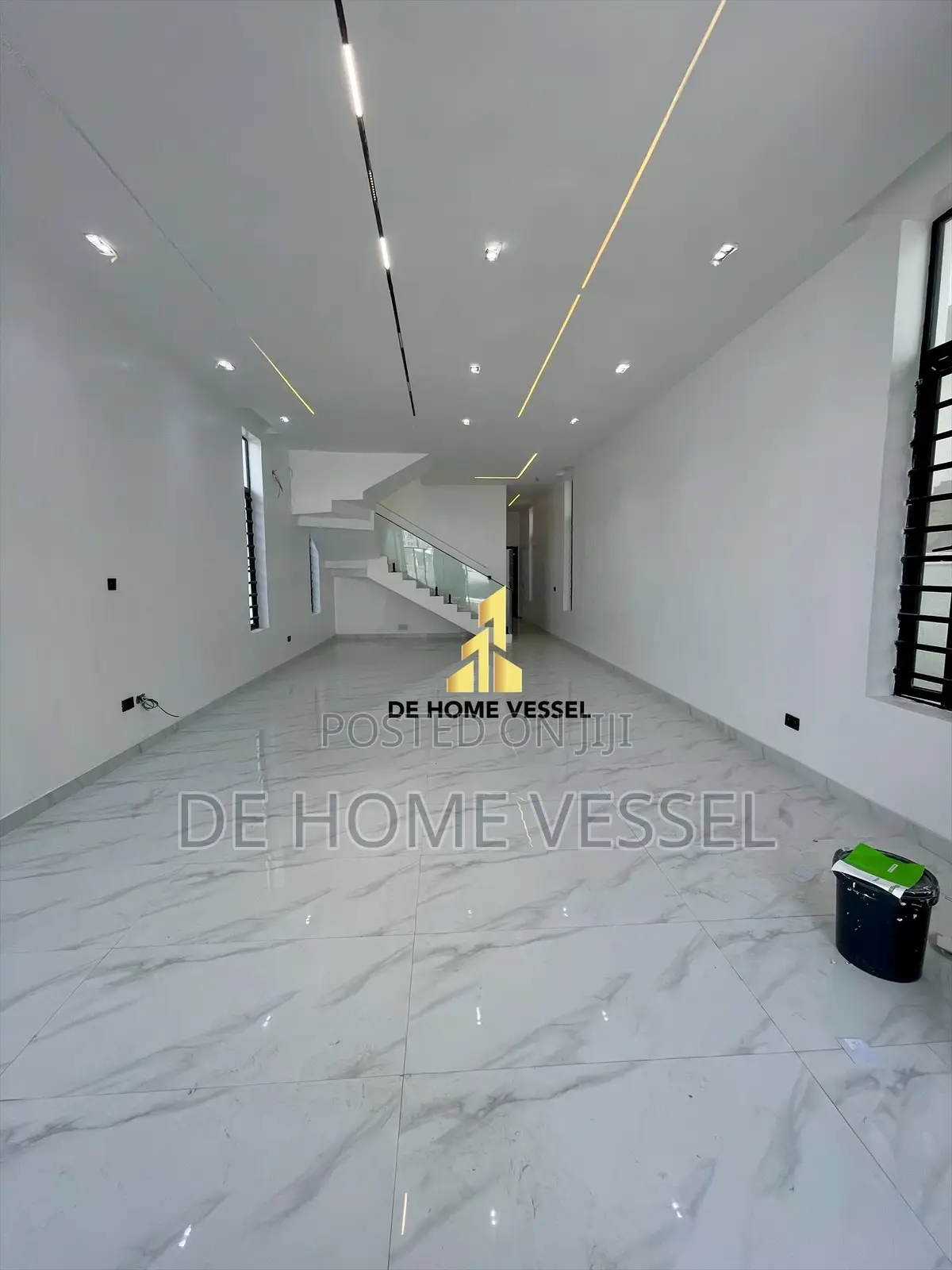 5bdrm Duplex in Ikota for sale