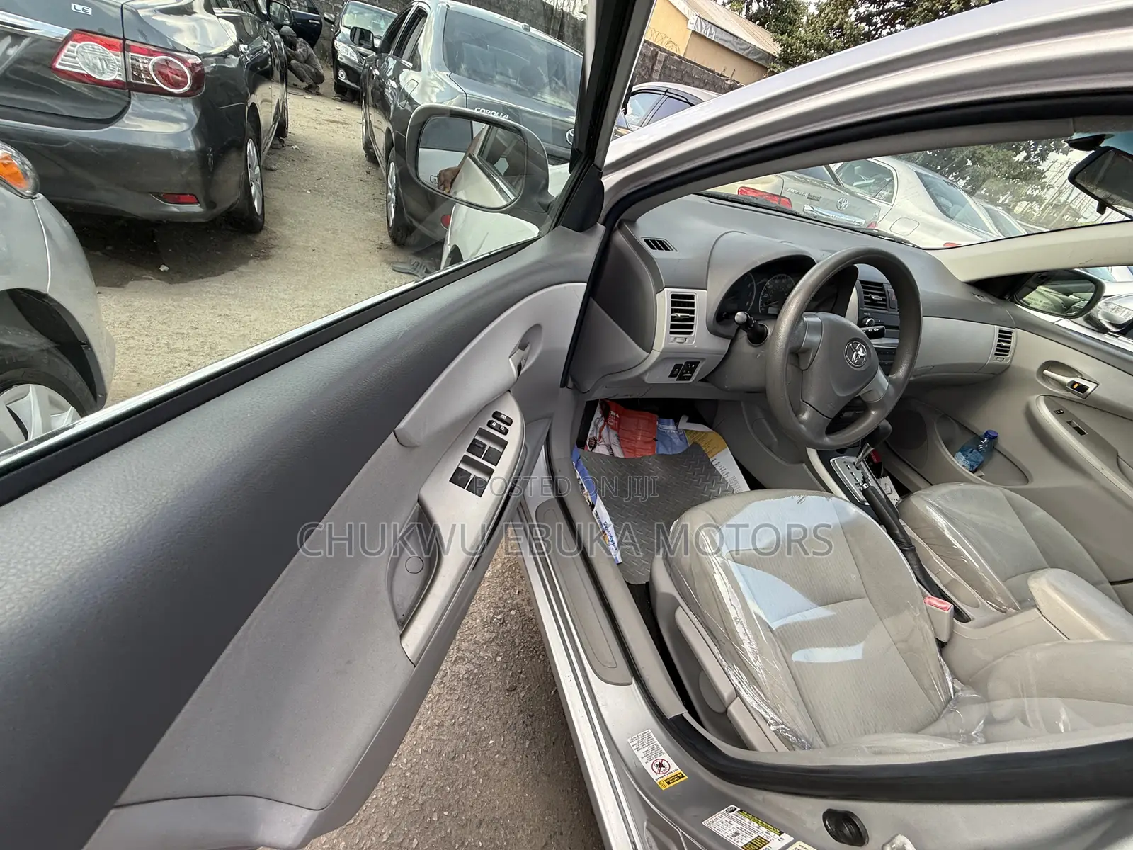 Toyota Corolla LE 4dr Sedan (1.8L 4cyl 4A) 2010 Silver