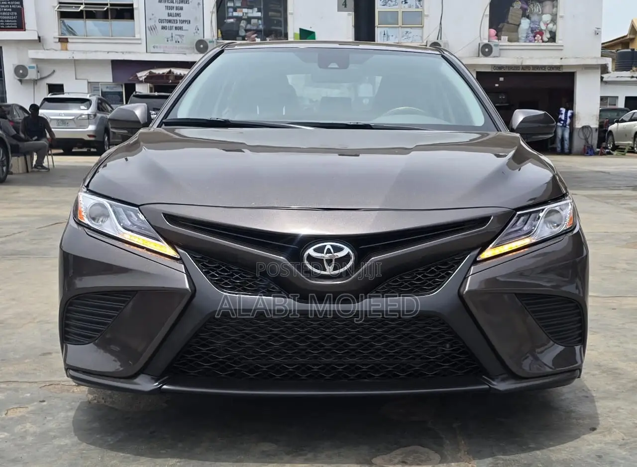 Toyota Camry LE FWD 2020 Gray