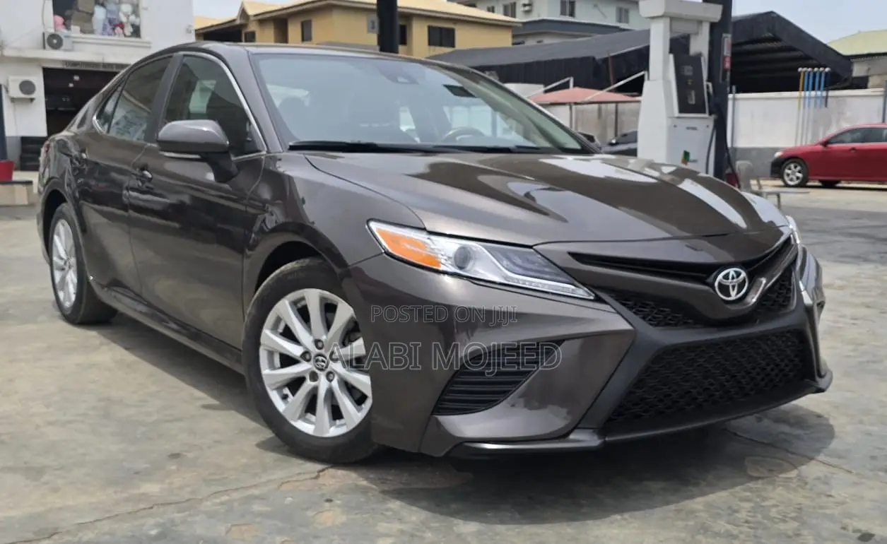 Toyota Camry LE FWD 2020 Gray