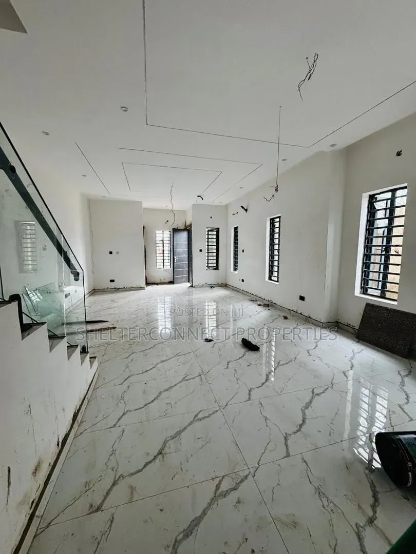 3bdrm Duplex in GRA Phase 1 for sale