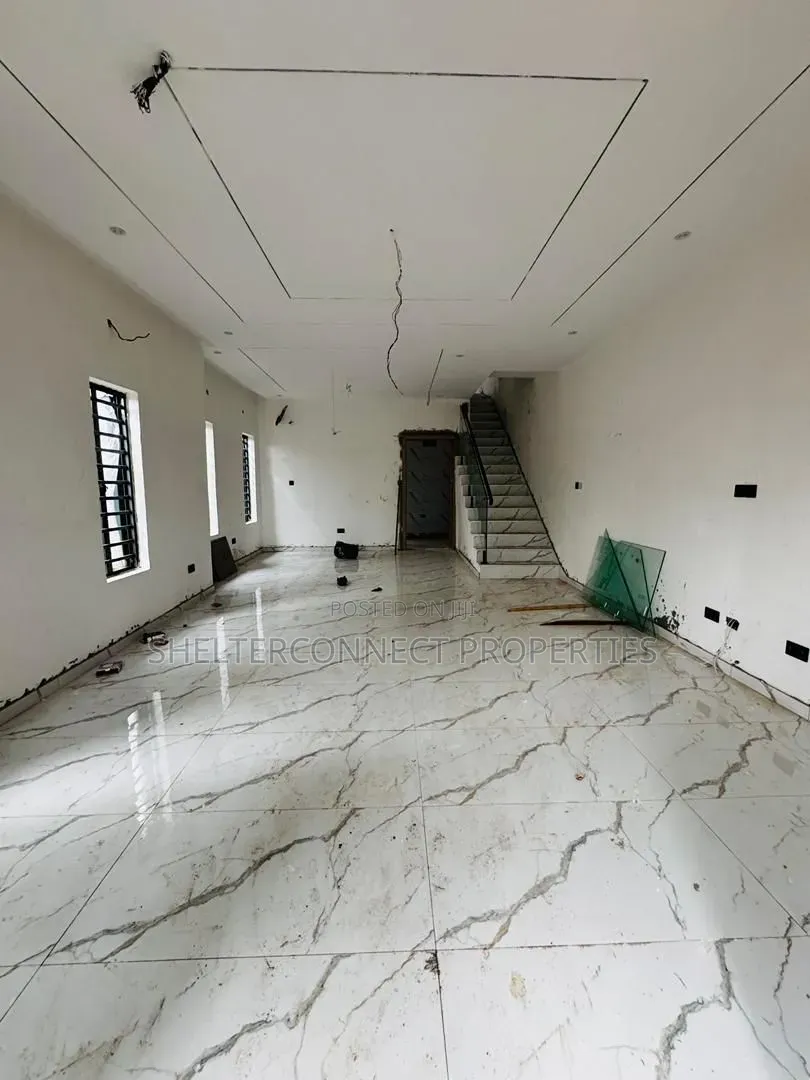 3bdrm Duplex in GRA Phase 1 for sale