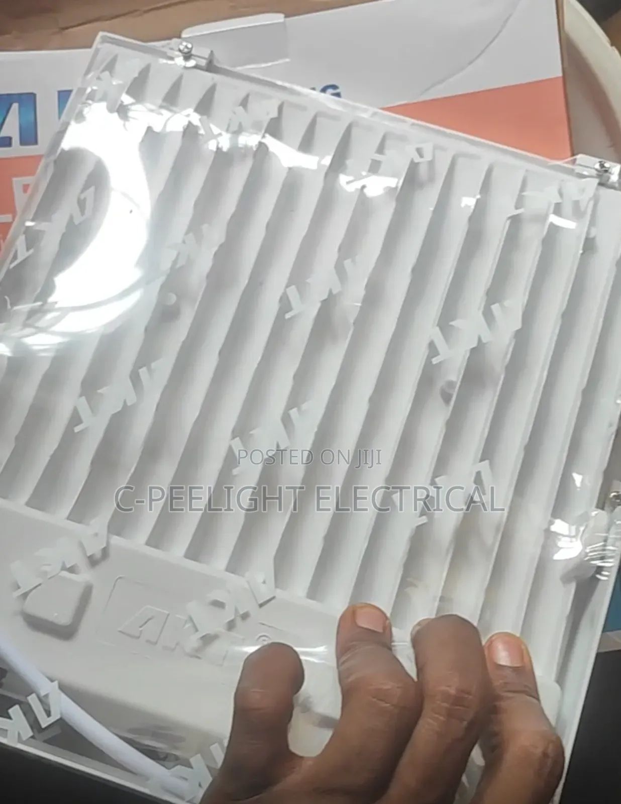 Akt Led Halogen Light