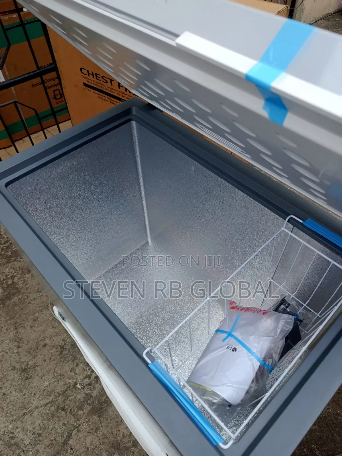 Lg 246 Litres Fast Freezing Chest Freezer | FRZ 251bqcf