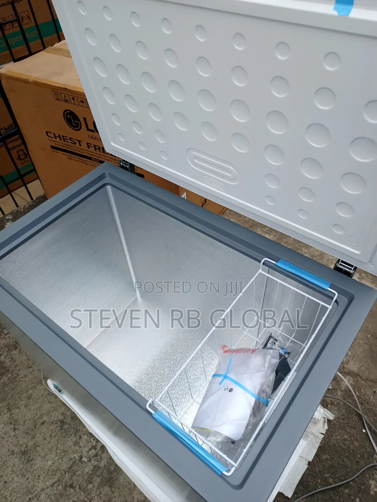 Lg 246 Litres Fast Freezing Chest Freezer | FRZ 251bqcf
