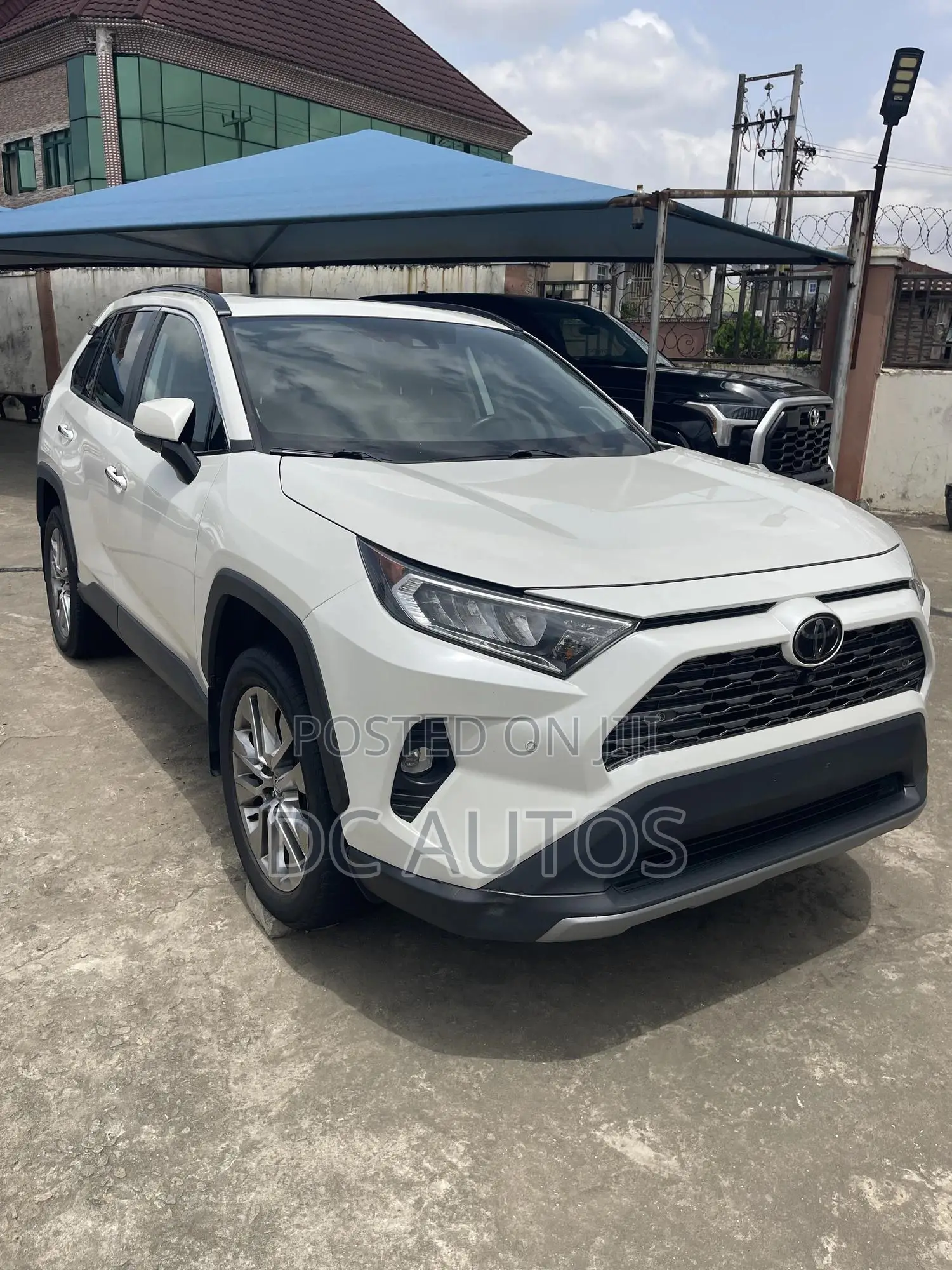 Toyota RAV4 Limited AWD 2020 White