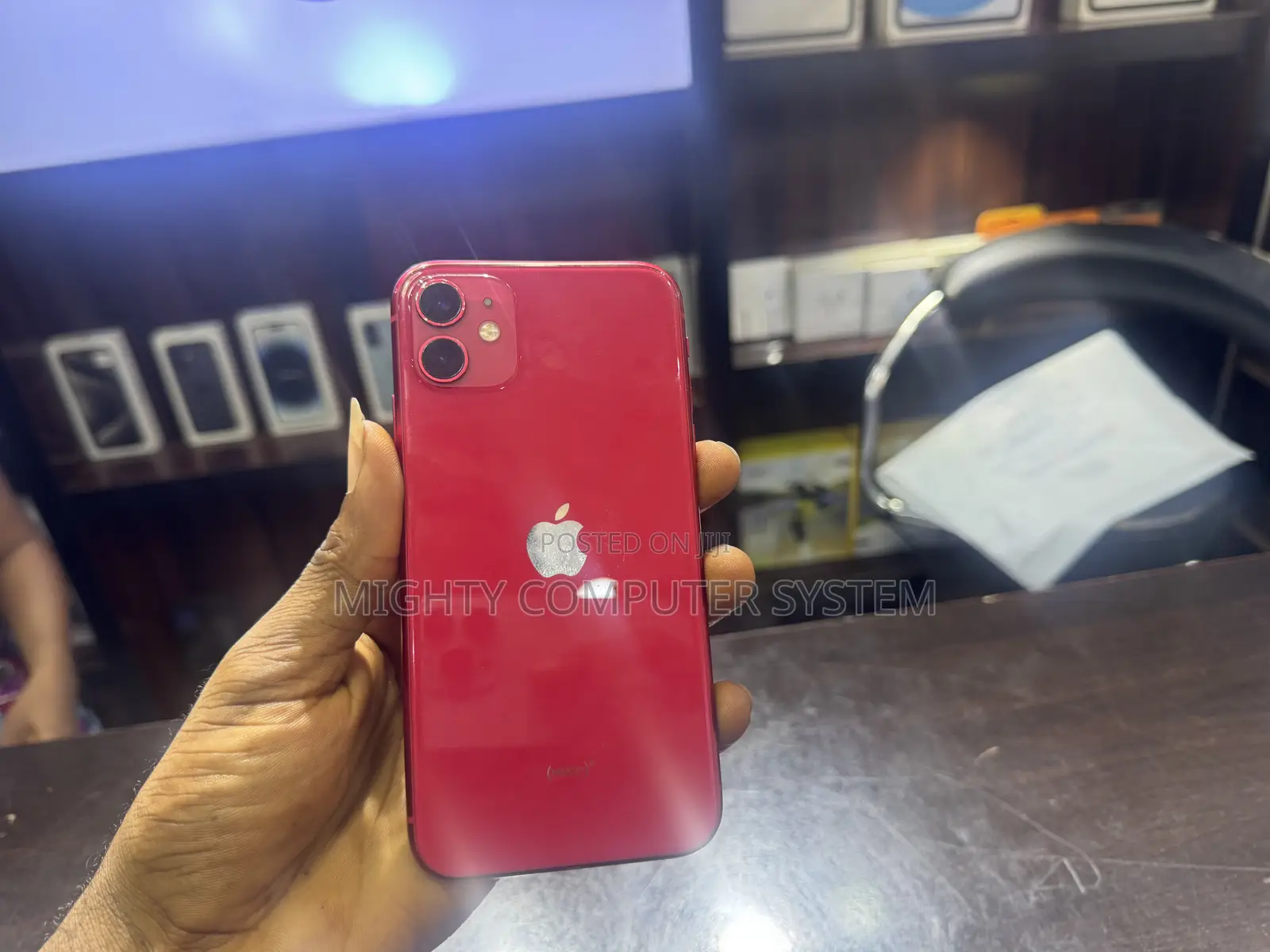 Apple iPhone 11 64 GB Red