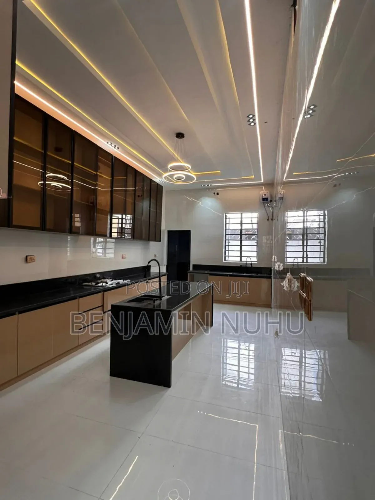 5bdrm Duplex in Oakland Estate, Off Lekki-Epe Expressway for sale