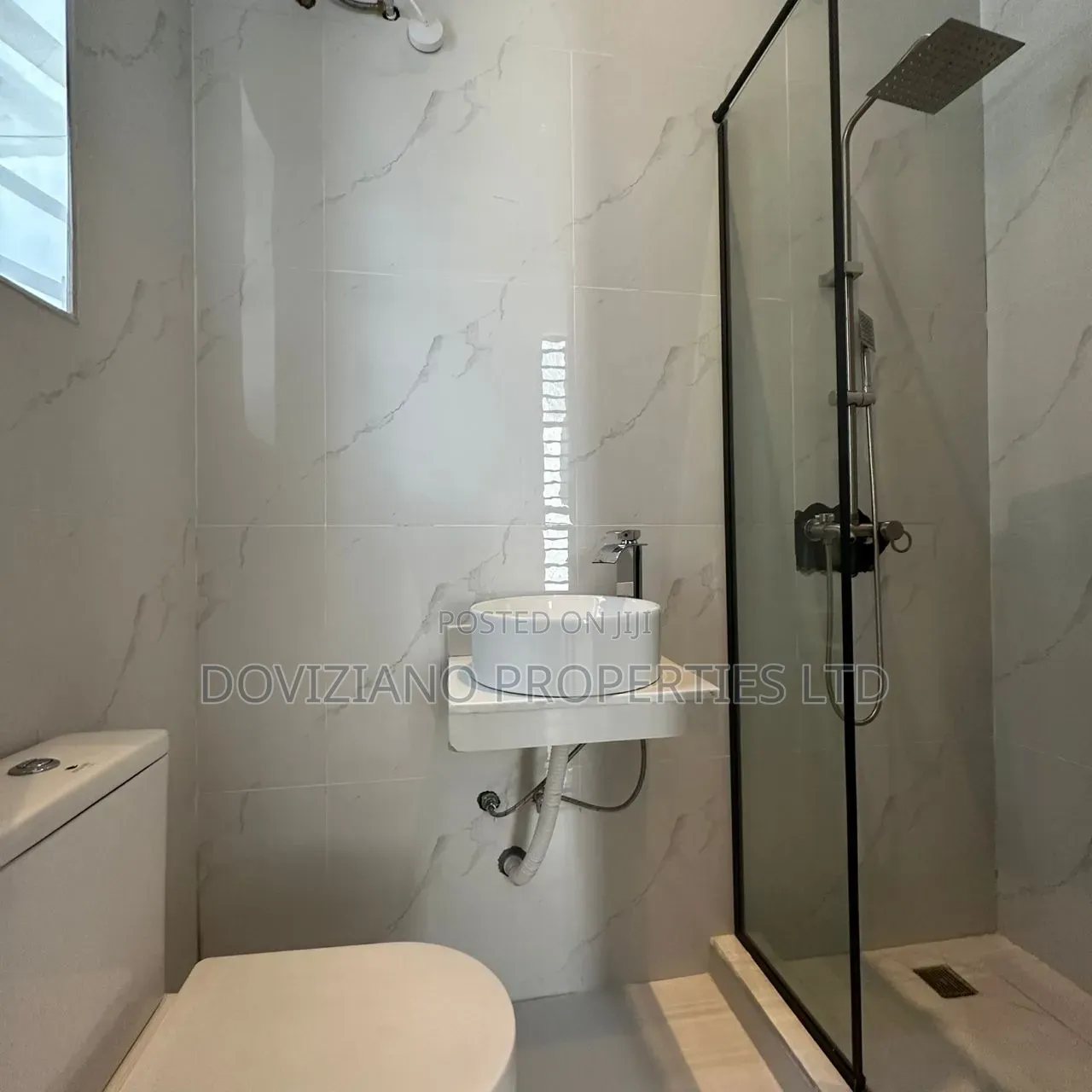 4bdrm Duplex in Chevron for sale
