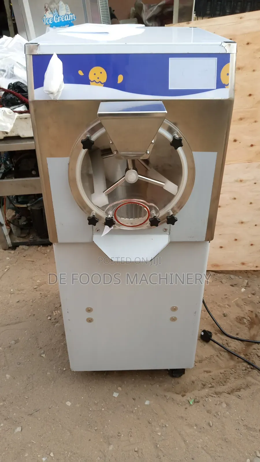 Standing Hard Ice Cream Machine