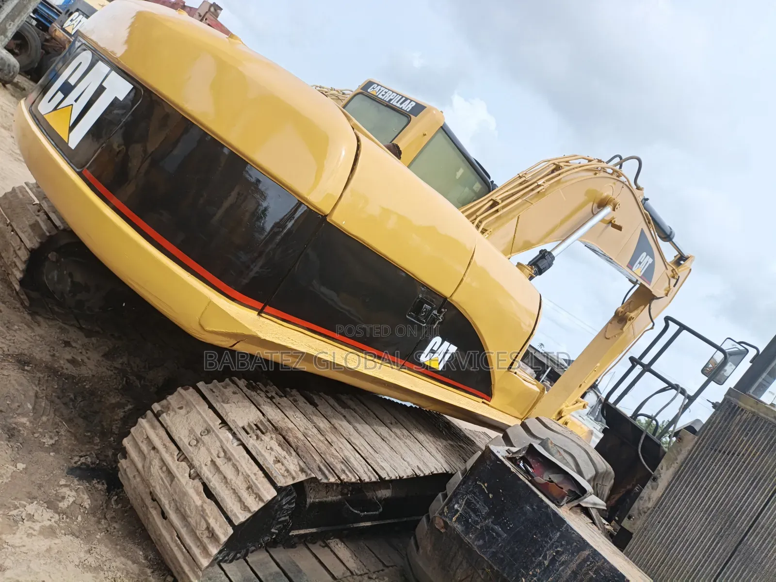 320 Bl Escavator Available for Sale