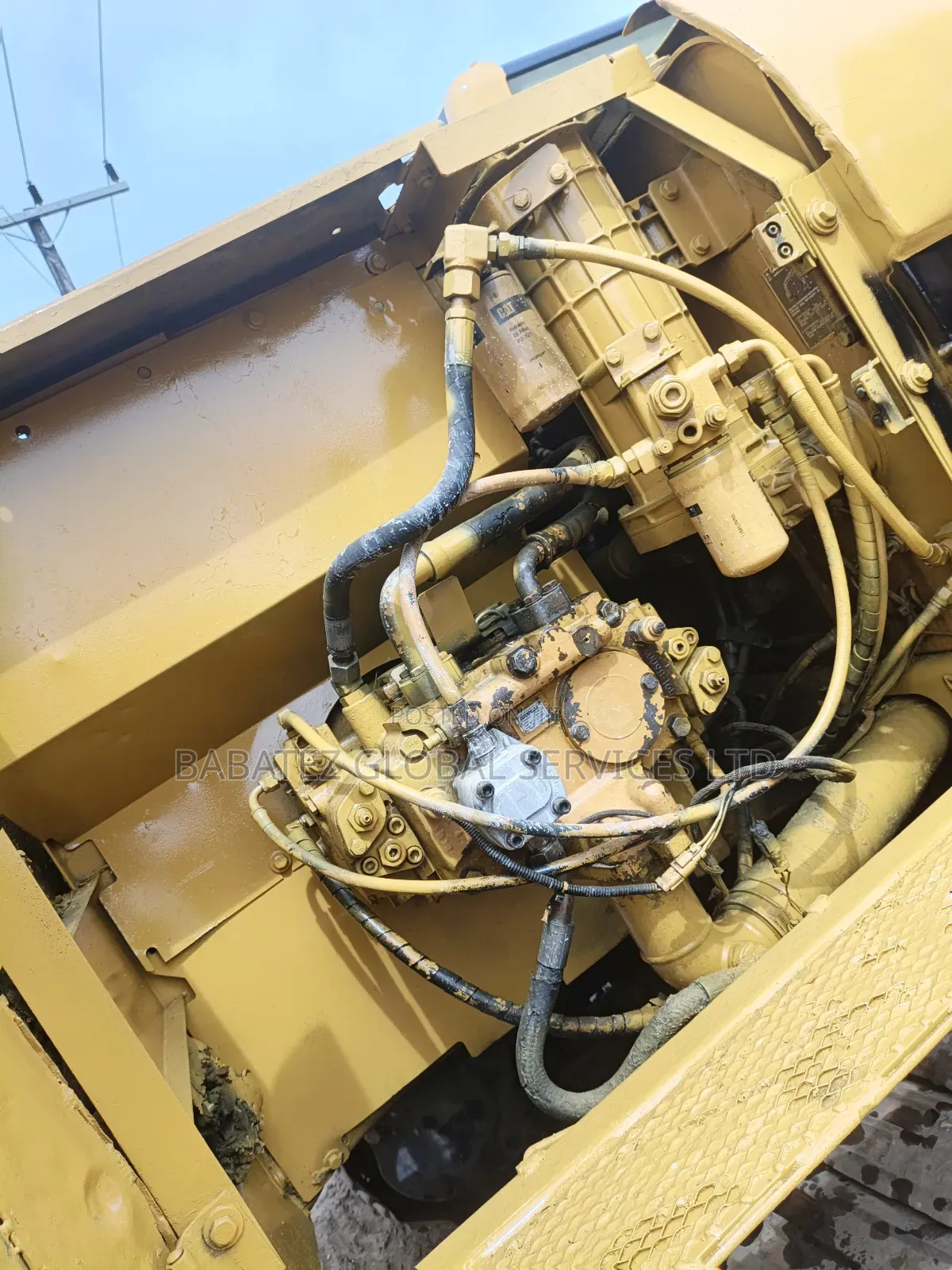 320 Bl Escavator Available for Sale