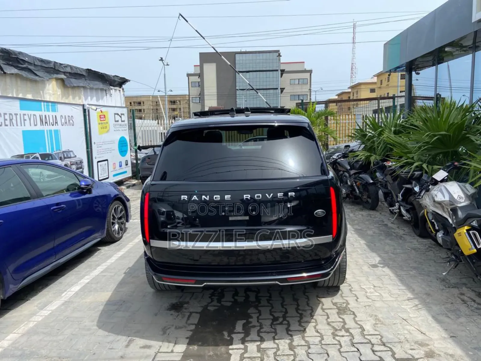 Land Rover Range Rover Vogue 2023 Black