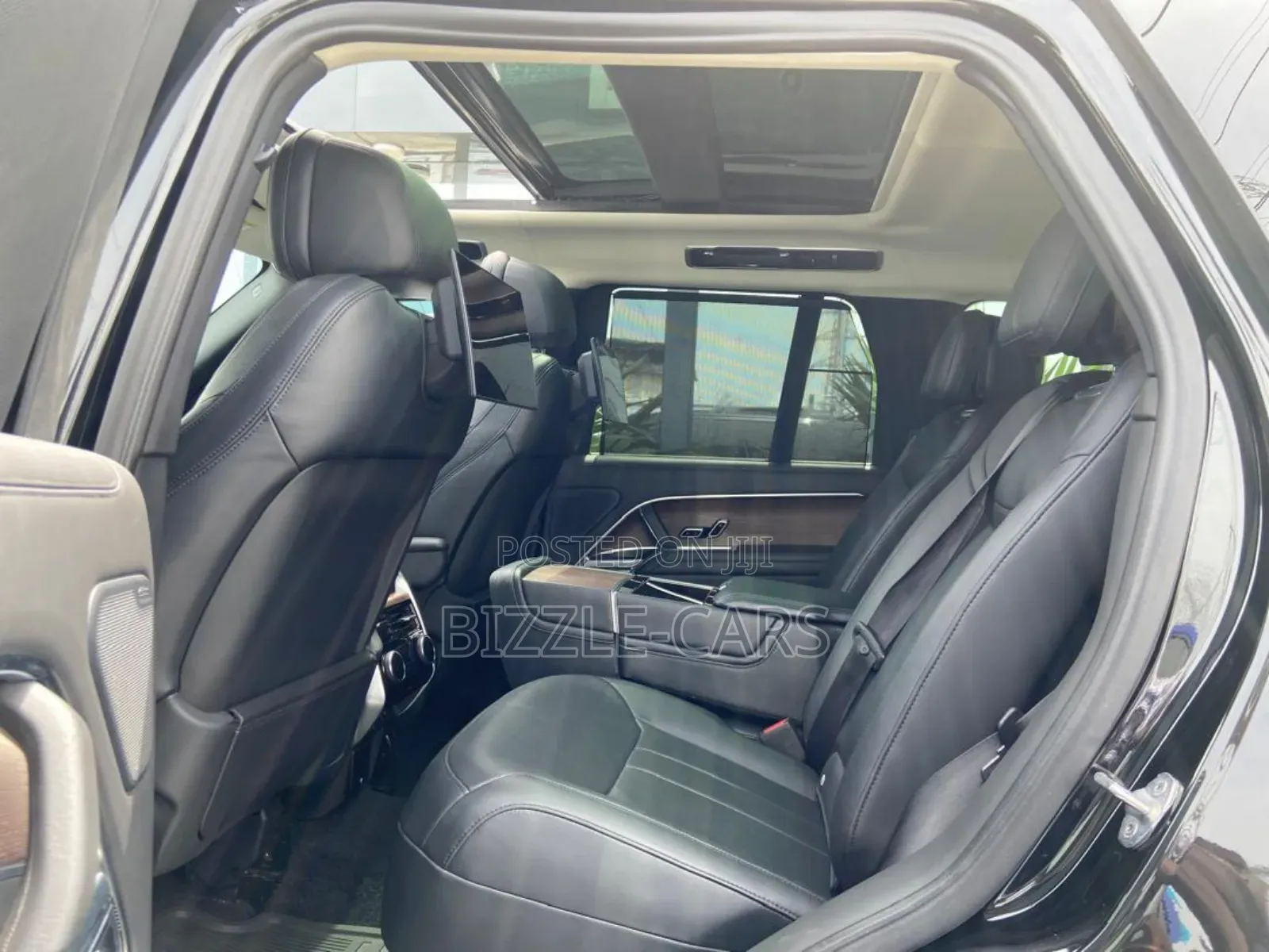Land Rover Range Rover Vogue 2023 Black