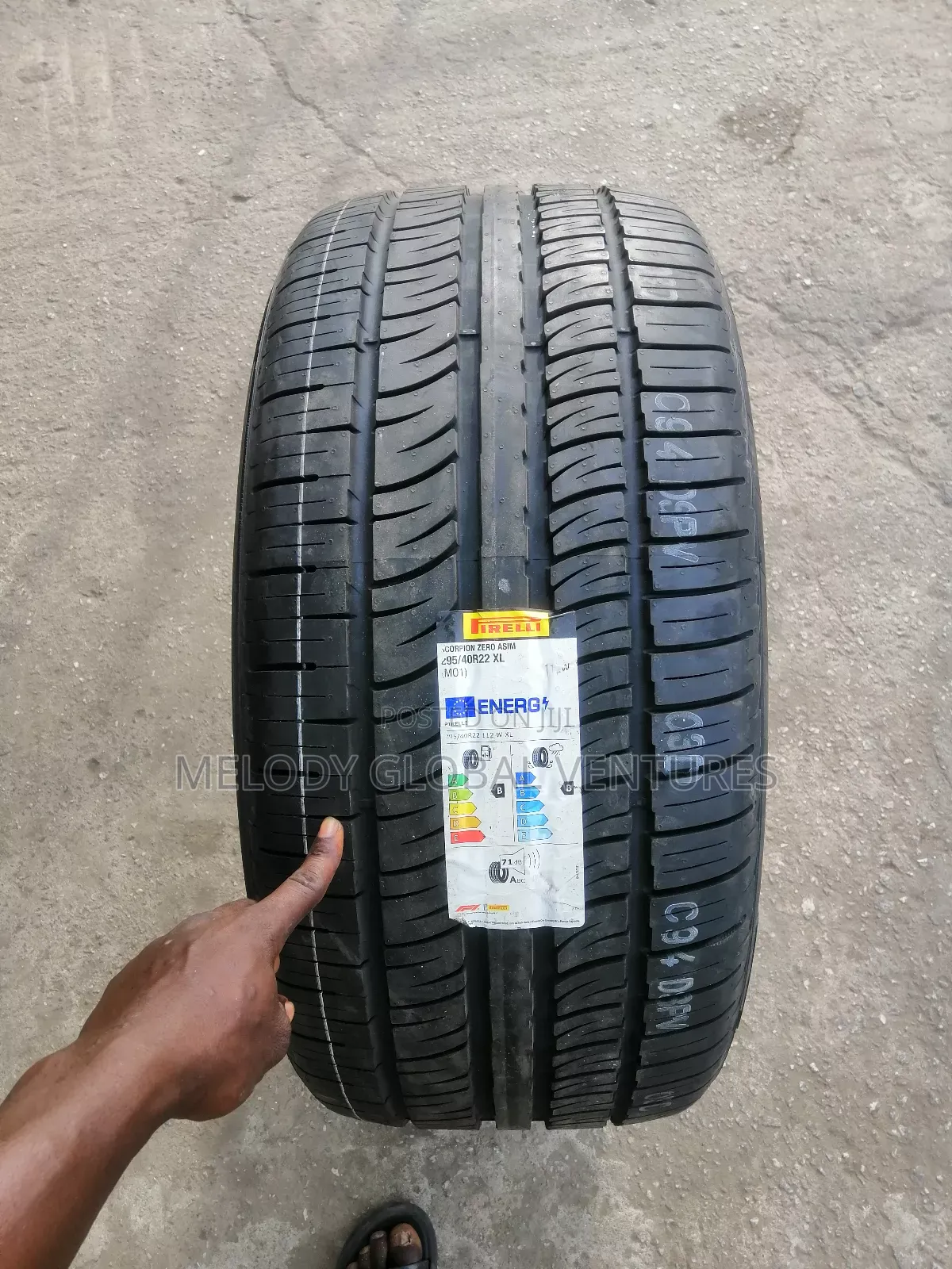 295/40r22 Pirelli Tyre, Tire