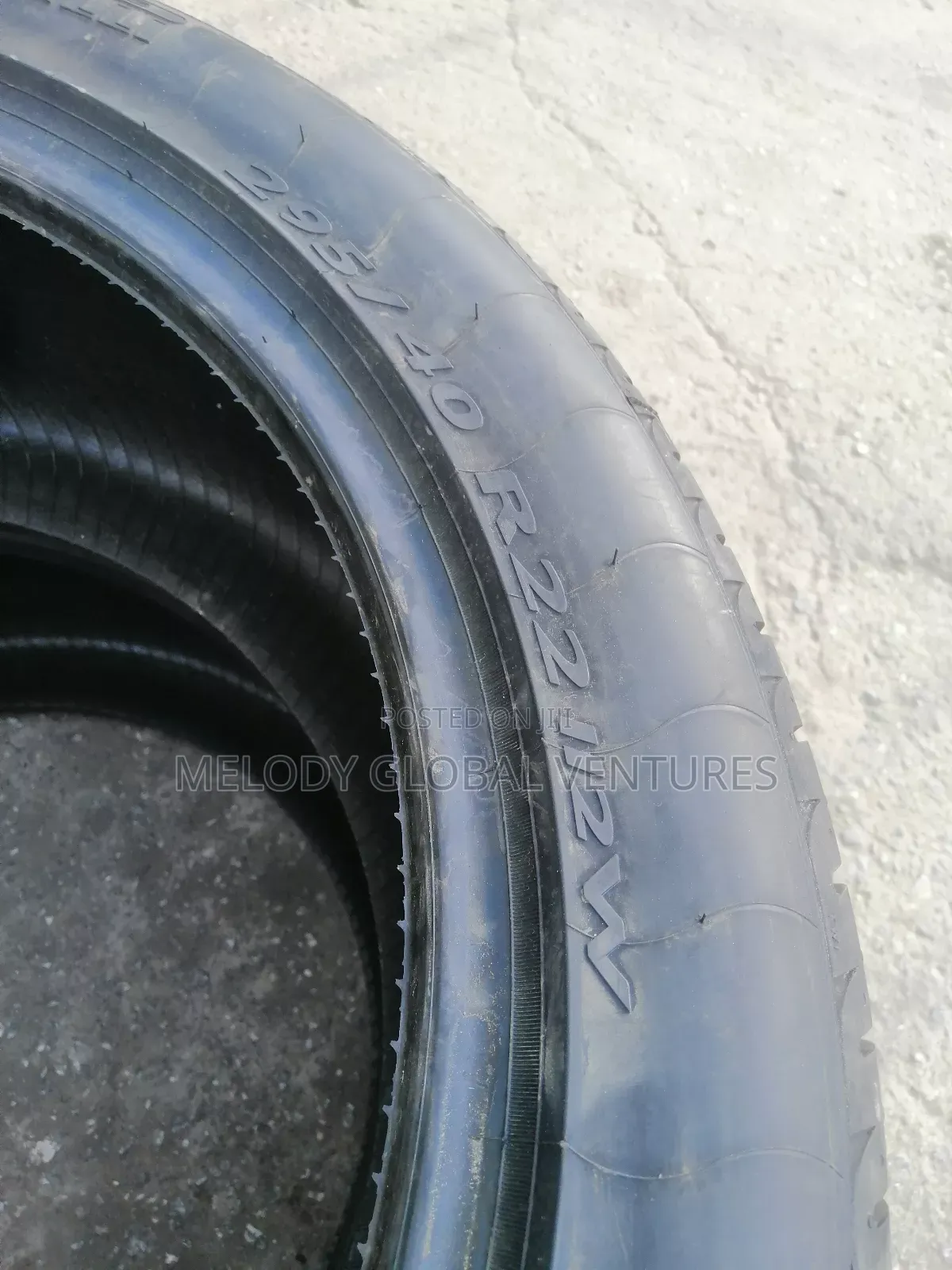 295/40r22 Pirelli Tyre, Tire