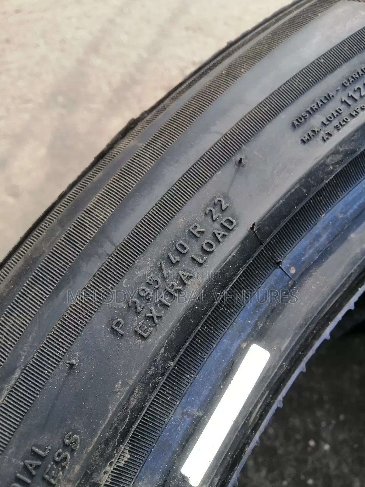 295/40r22 Pirelli Tyre, Tire