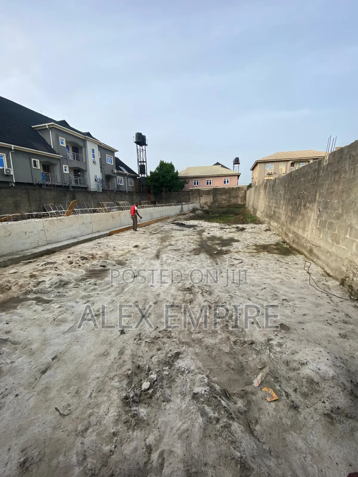 Half Plot of Land in Ago