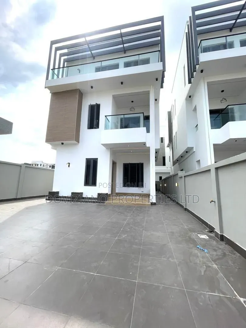 5bdrm Duplex in Lekki Phase 1 for sale