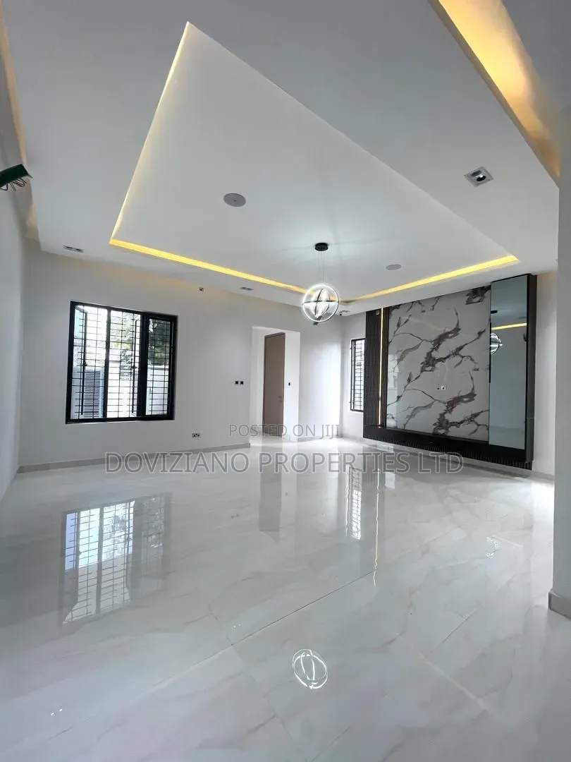 5bdrm Duplex in Lekki Phase 1 for sale
