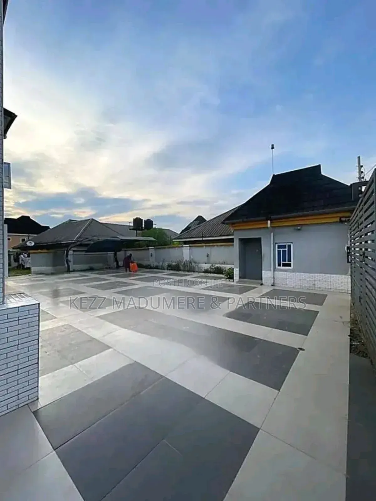 6bdrm Duplex in Eliparanwo, Off Ada, Obio-Akpor for sale