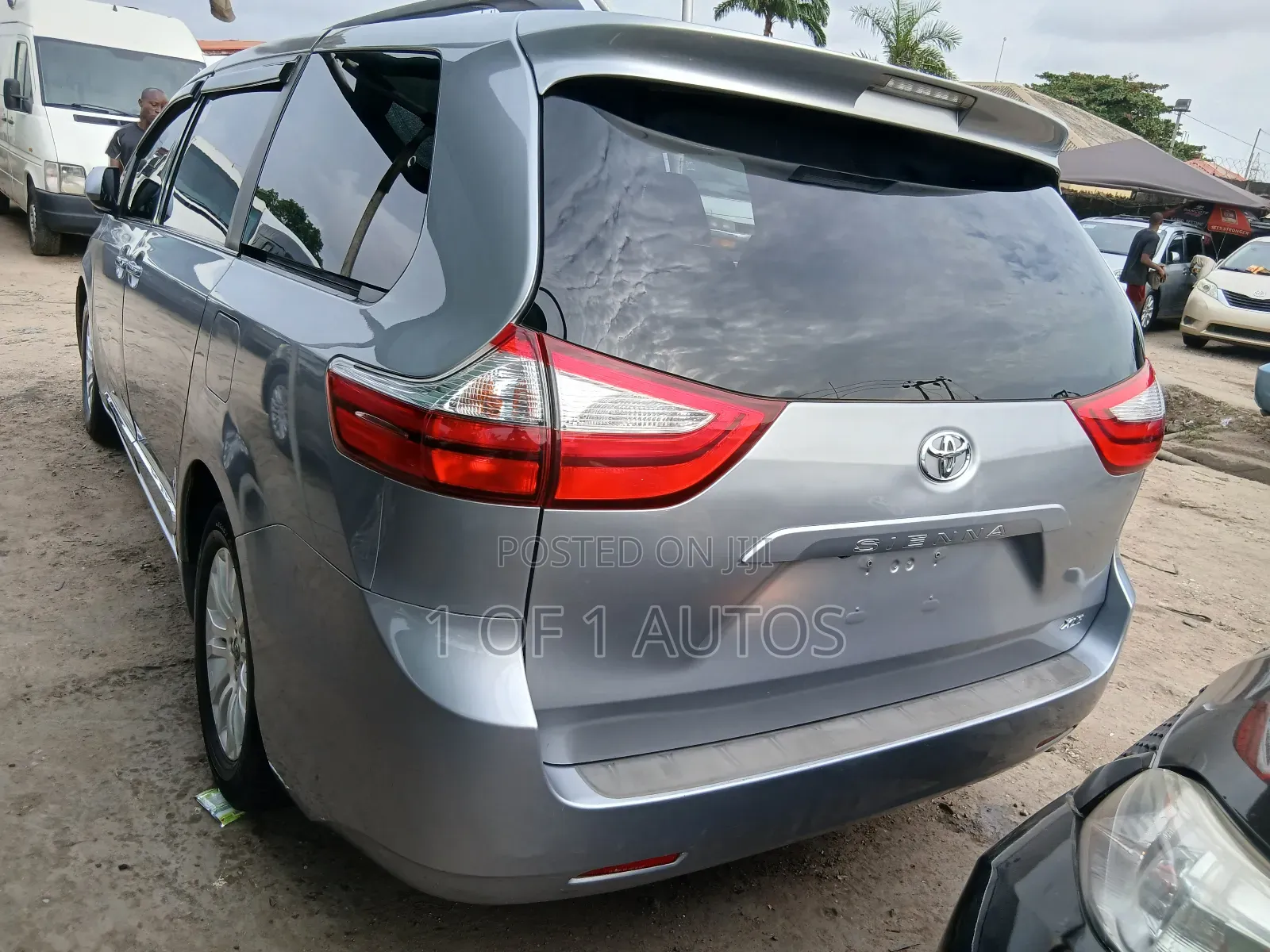 Toyota Sienna XLE Premium 7-Passenger 4dr Minivan AWD (3.5L 6cyl 6A)