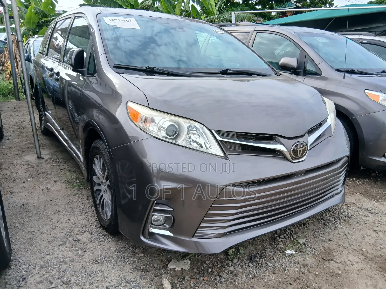 Toyota Sienna XLE AWD 2019 Gray