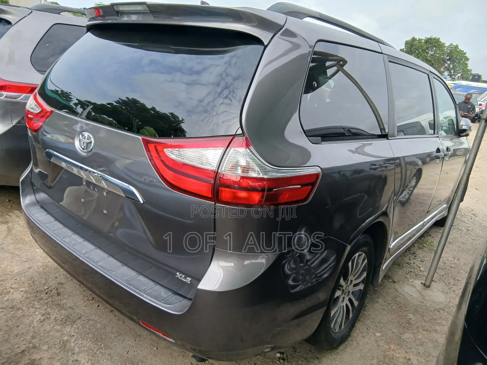 Toyota Sienna XLE AWD 2019 Gray