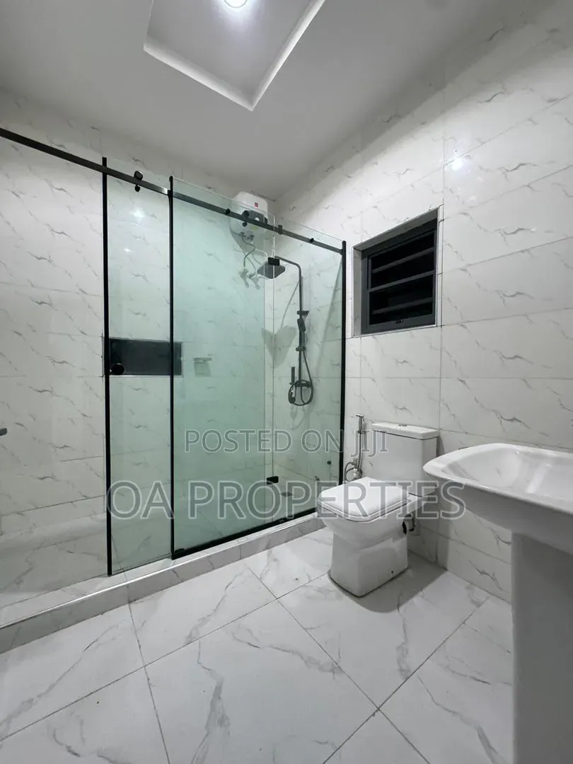 4bdrm Duplex in Carlton Gate Estate for sale