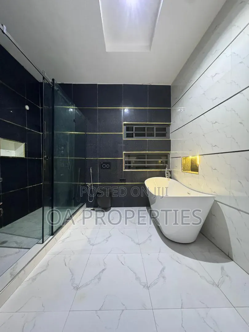 4bdrm Duplex in Carlton Gate Estate for sale