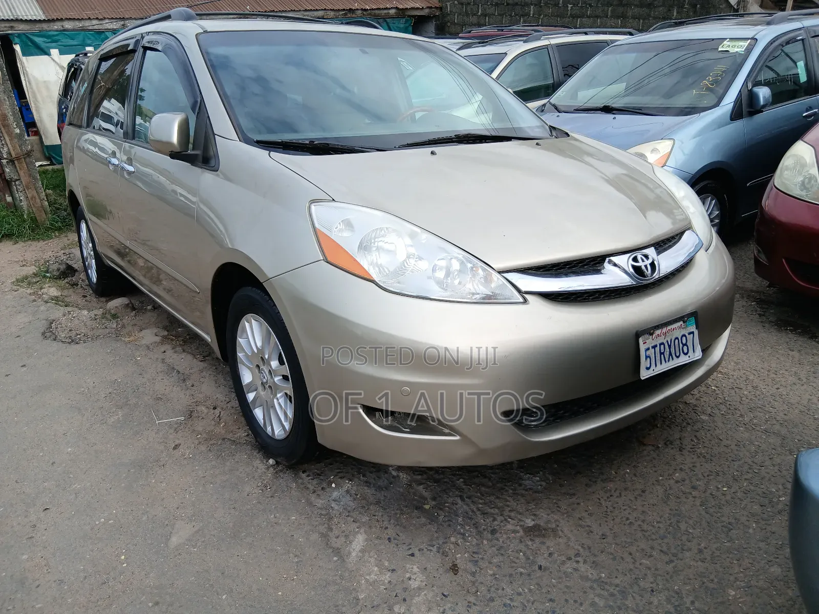 Toyota Sienna XLE 7 Passenger 2010 Gold
