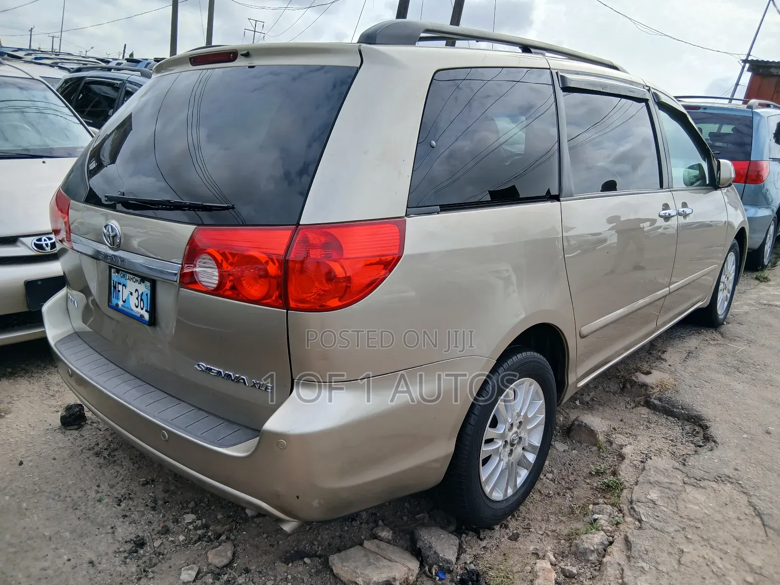 Toyota Sienna XLE 7 Passenger 2010 Gold