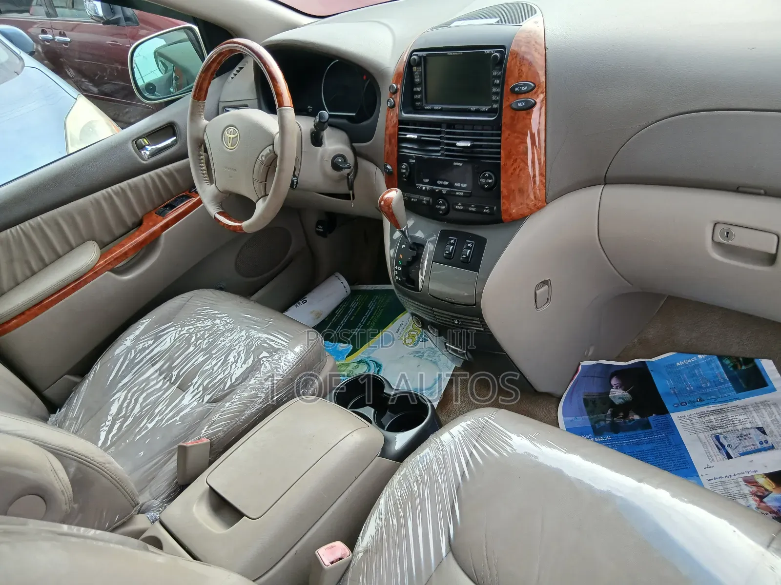 Toyota Sienna XLE 7 Passenger 2010 Gold