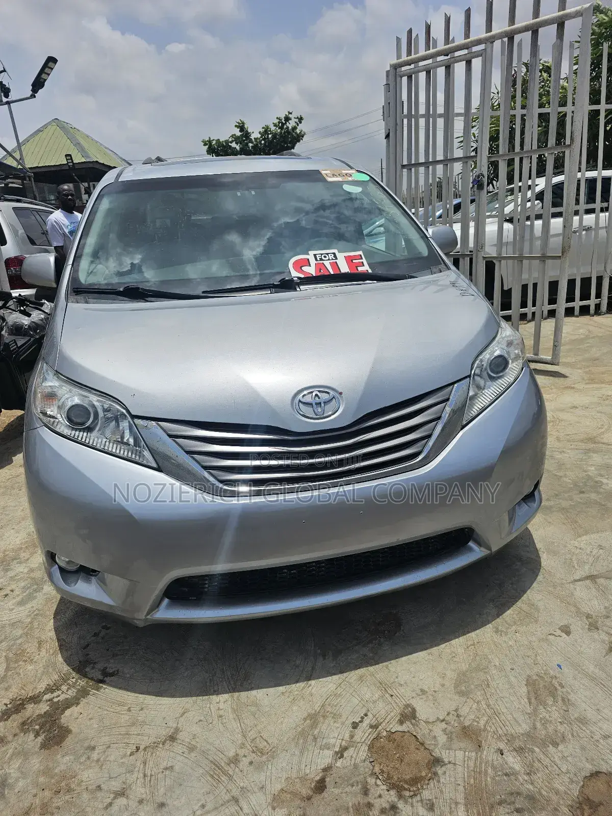 Toyota Sienna XLE 7 Passenger 2012 Silver