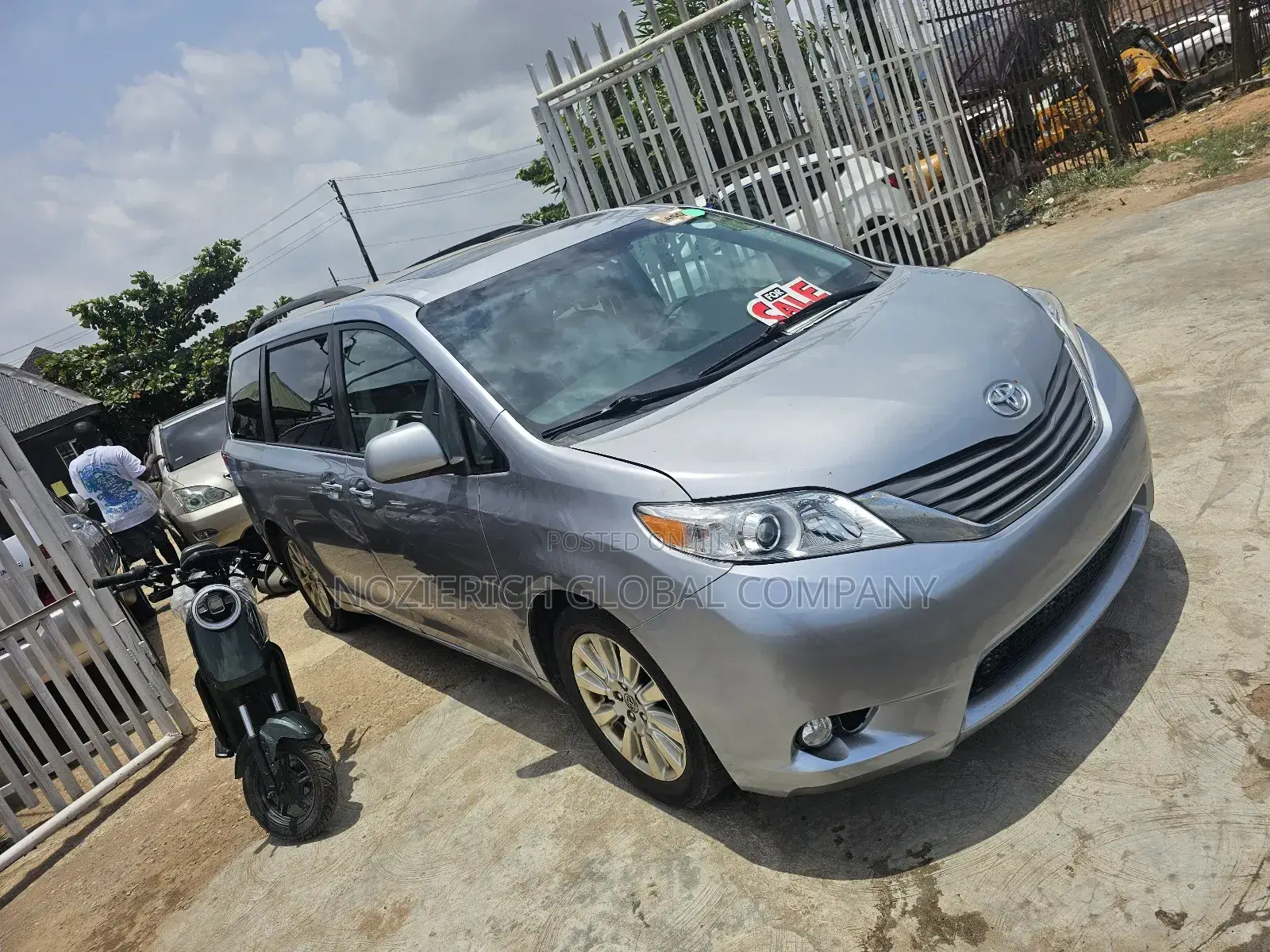 Toyota Sienna XLE 7 Passenger 2012 Silver
