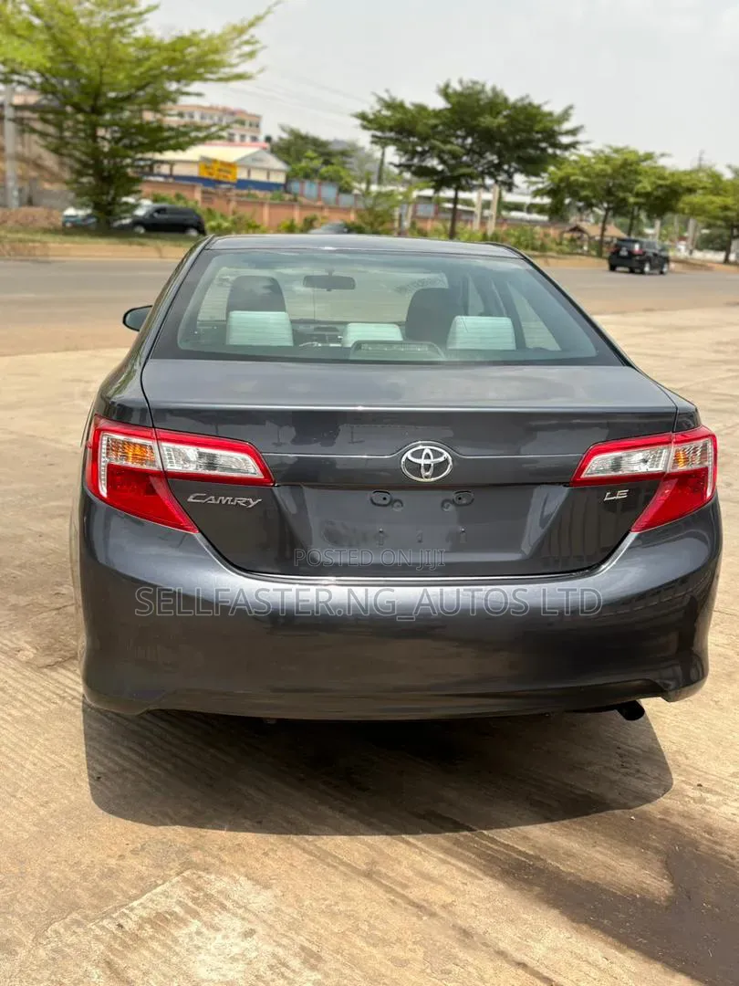Toyota Camry 2012 Gray