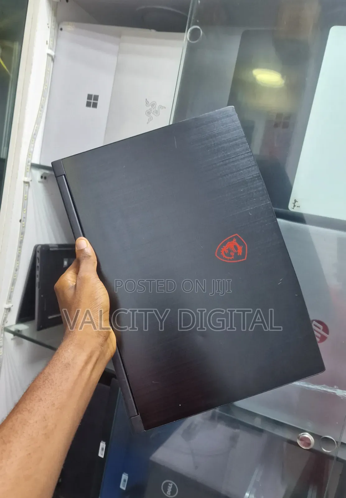 Laptop MSI GF65 Thin 10UE 16GB Intel Core i7 SSD 512GB
