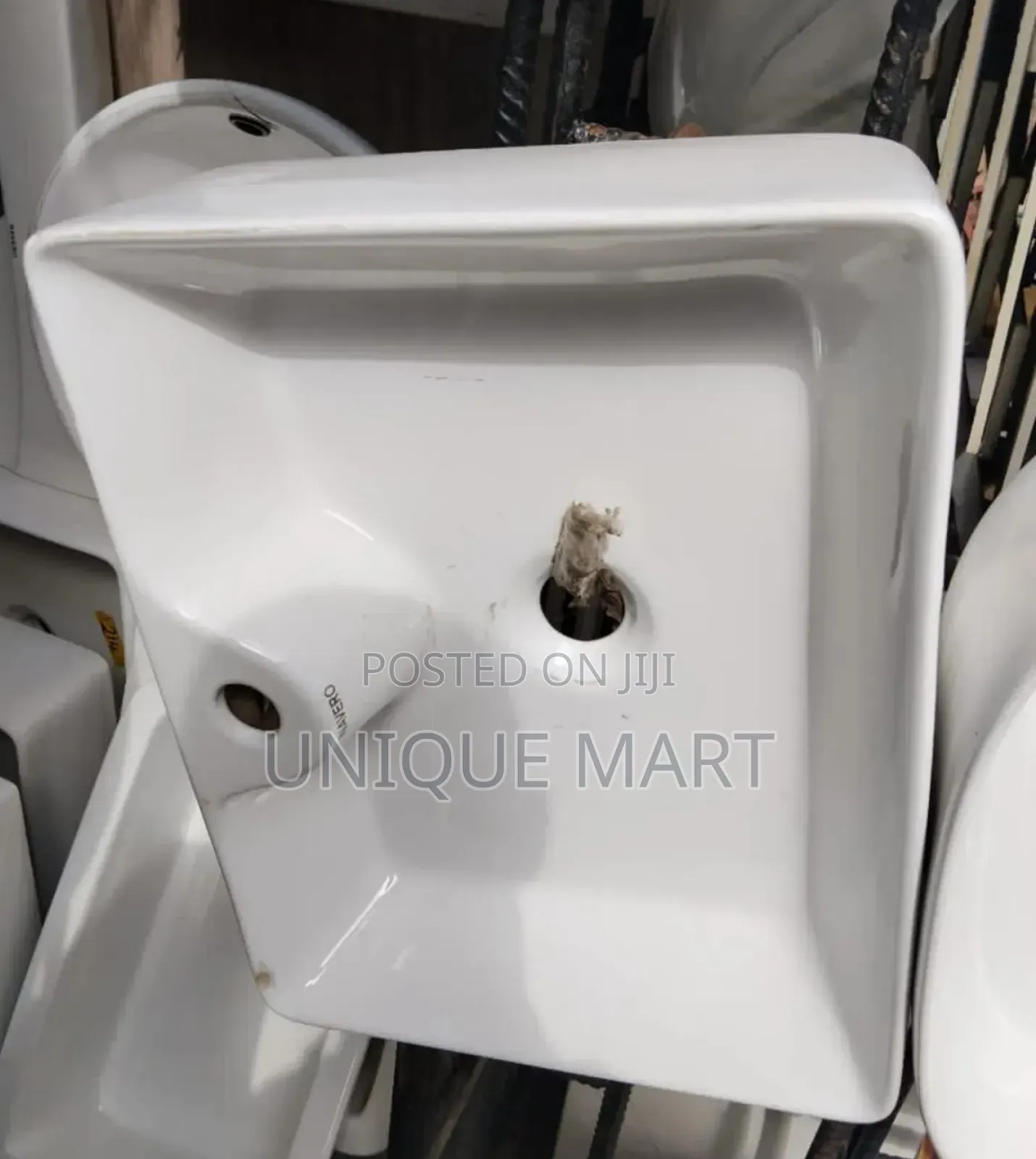 36 by 40cm White Color Countertop Wash Hand Basin