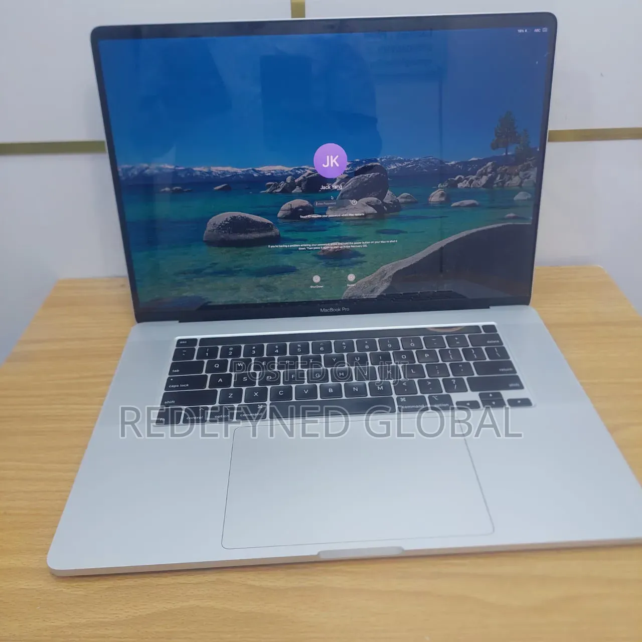Laptop Apple MacBook Pro 2019 16GB Intel Core i9 SSD 512GB