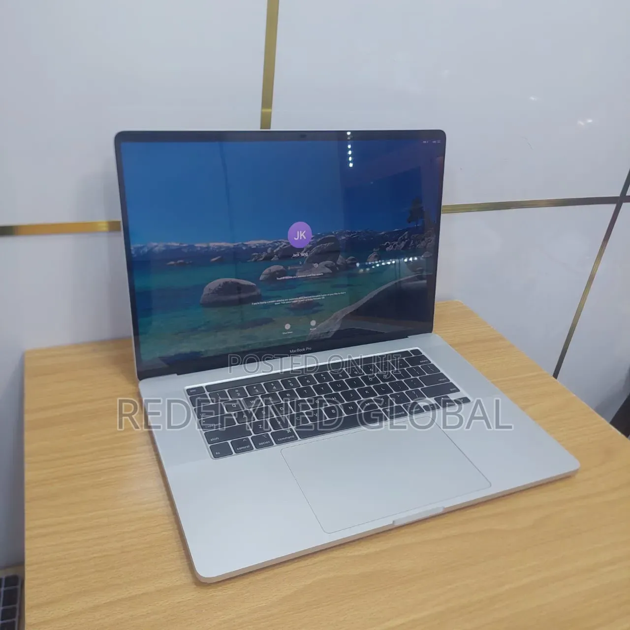Laptop Apple MacBook Pro 2019 16GB Intel Core i9 SSD 512GB