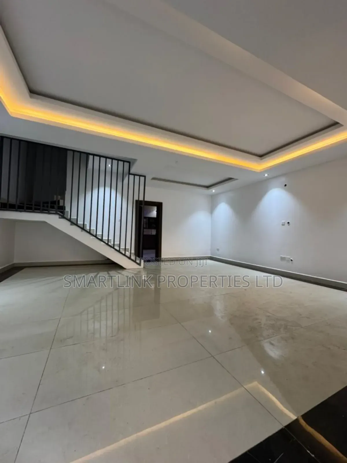 4bdrm Townhouse/Terrace in Lifecamp for sale