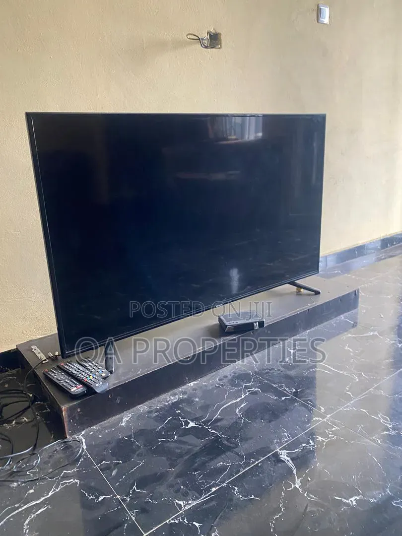 Original Hisense 55 Inches Led Smart Tv for Sale in Ibadan.