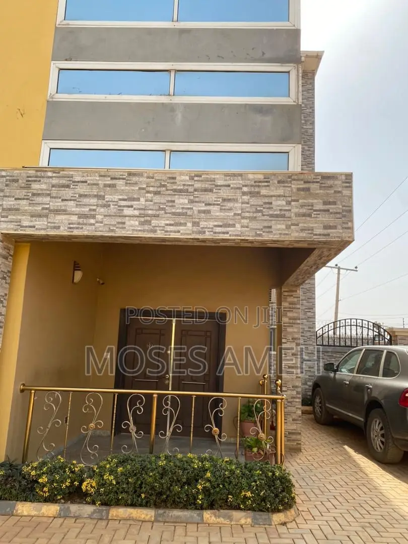 5bdrm Townhouse/Terrace in Katampe (Main) for sale