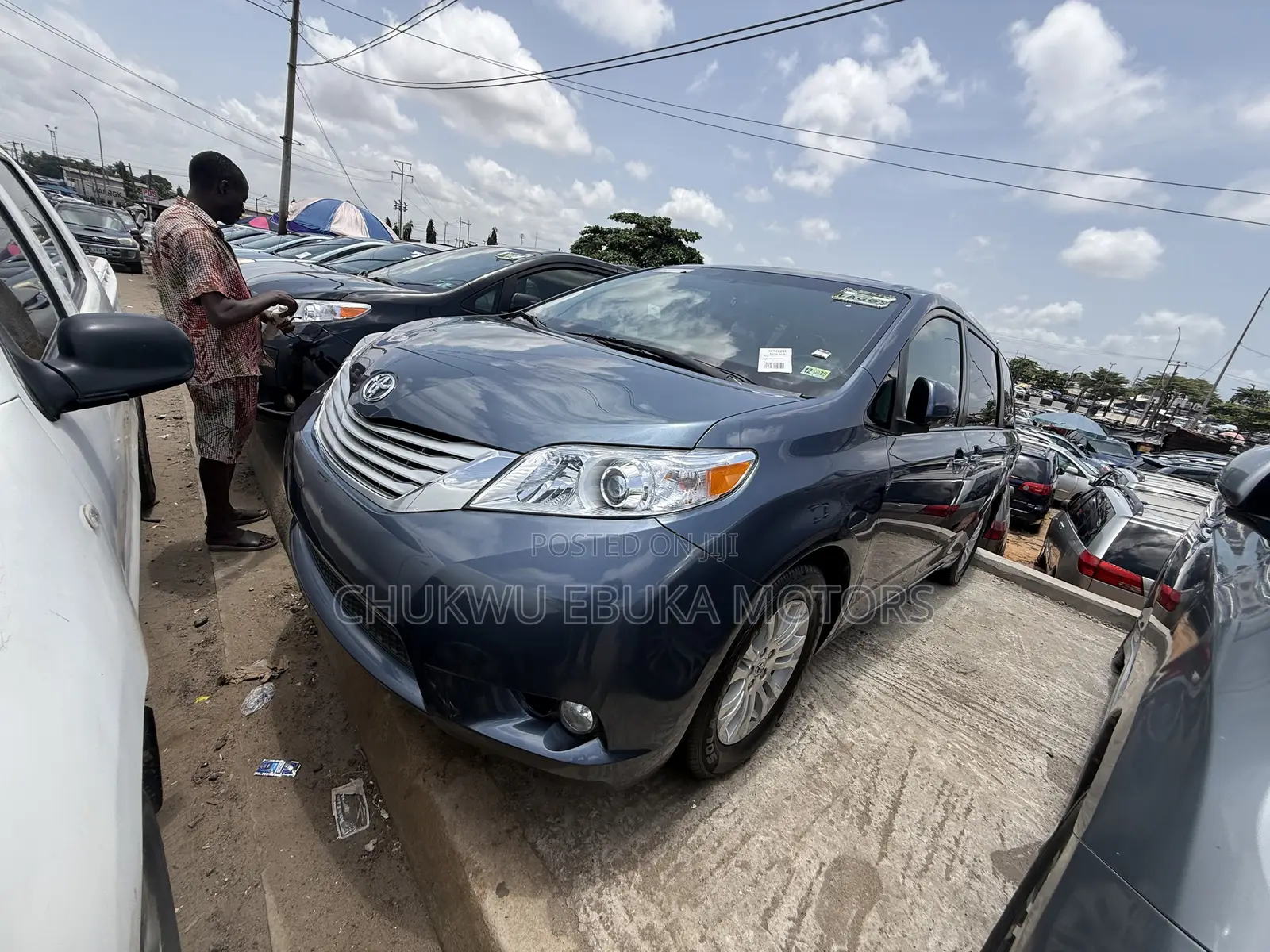 Toyota Sienna XLE Premium 8-Passenger 4dr Minivan (3.5L 6cyl 6A) 2015
