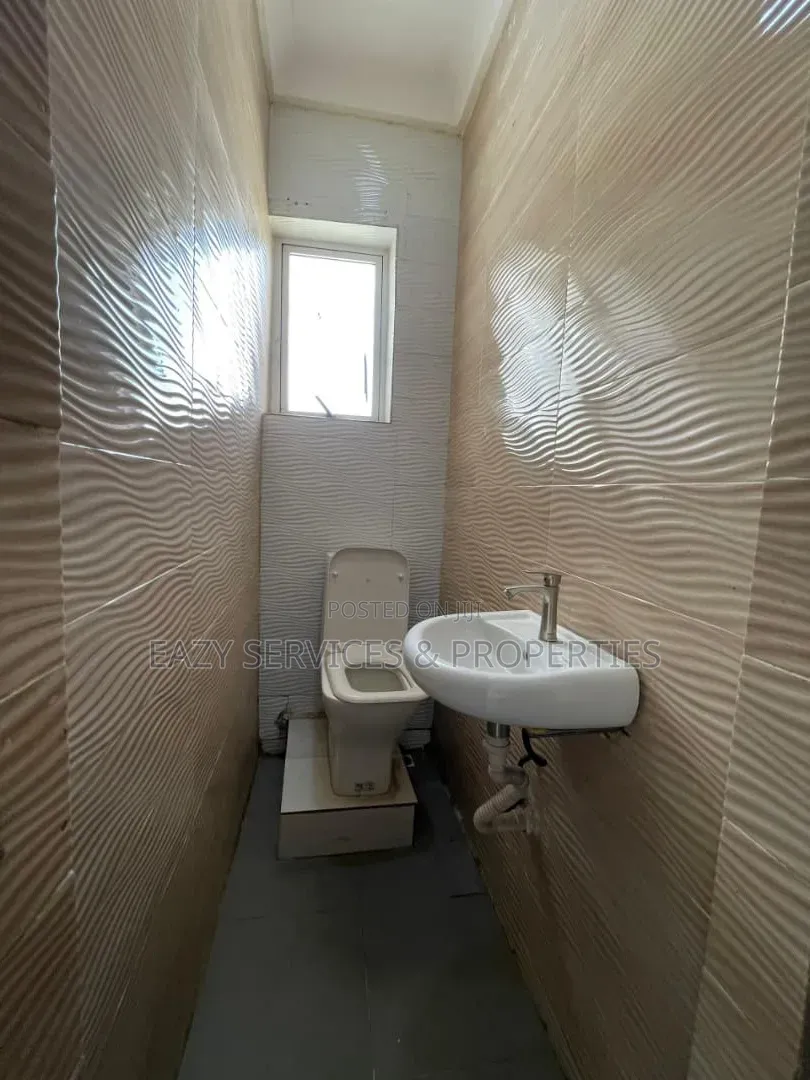 Mini Flat in Chevy View Estate, Chevron for rent